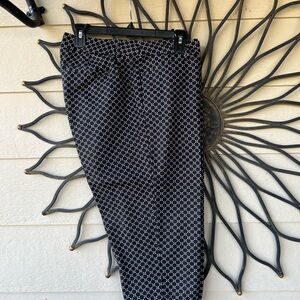 St. John's Bay Black and White Patterned Cropped Pants